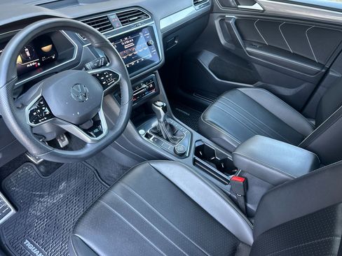 Certified 2024 Volkswagen Tiguan SE R-Line image 10