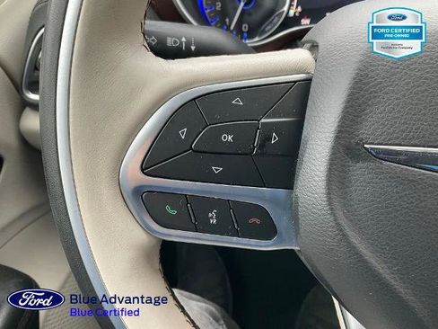 Used 2020 Chrysler Pacifica Limited image 8