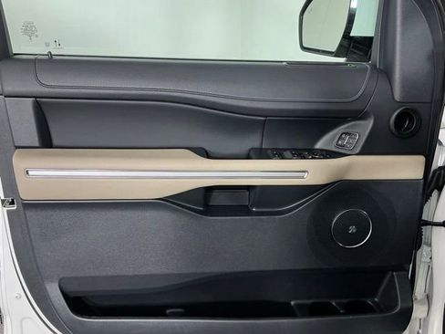 Used 2024 Ford Expedition Max Limited image 12