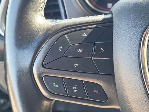 Used 2022 Dodge Challenger SXT image 13