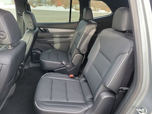 Certified 2025 Buick Enclave Preferred image 16