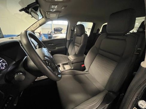 Used 2024 Nissan Frontier SV image 21