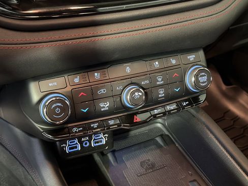 Used 2024 Dodge Durango GT AWD/4WD image 23