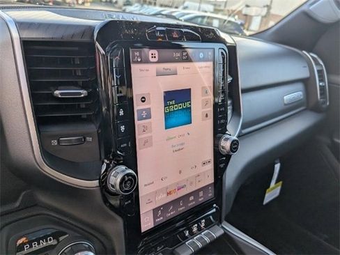 New 2026 RAM 1500 4x4 Crew Cab image 21
