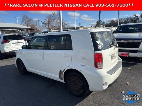 Used 2015 Scion xB image 3