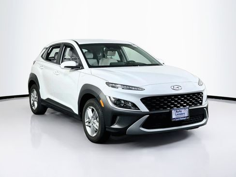Used 2023 Hyundai Kona SE AWD/4WD image 3