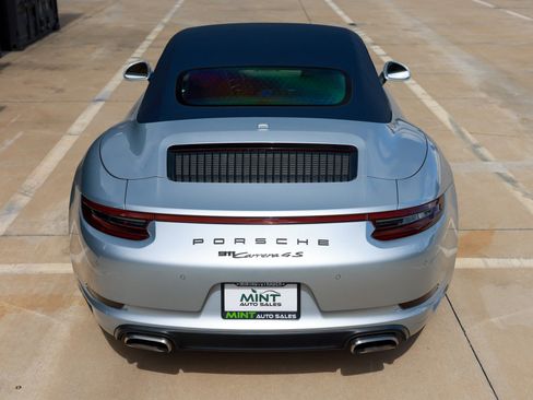 Used 2017 Porsche 911 Carrera 4 AWD/4WD image 13