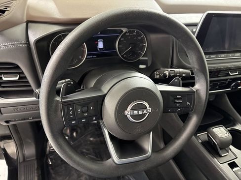 Used 2023 Nissan Rogue S image 23