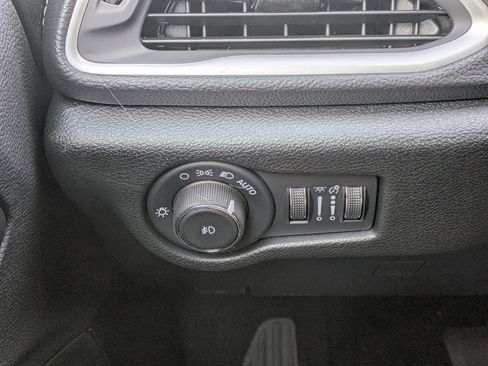 New 2026 Chrysler Pacifica Select image 14