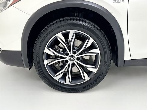Used 2018 INFINITI QX30 AWD image 25