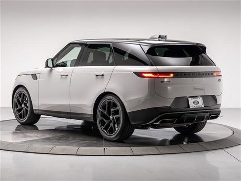 Used 2023 Land Rover Range Rover Sport SE image 3