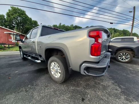 Used 2024 Chevrolet Silverado 2500 LT AWD/4WD image 5