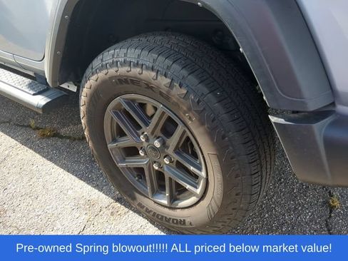 Used 2024 Jeep Wrangler Unlimited Sport AWD/4WD image 12