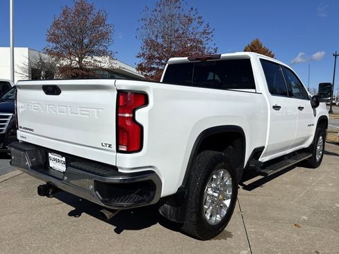 Used 2025 Chevrolet Silverado 2500 LTZ w/ LTZ Premium Package image 3