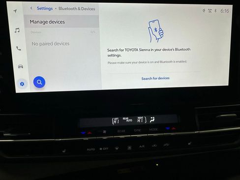 Used 2025 Toyota Sienna XLE image 29