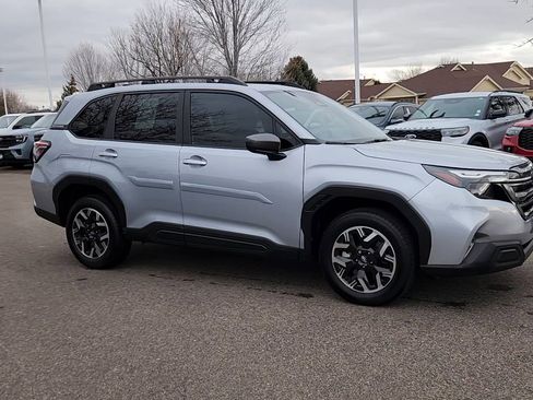 Used 2025 Subaru Forester Premium image 5