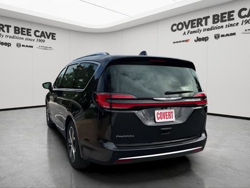 New 2026 Chrysler Pacifica Pinnacle image 7
