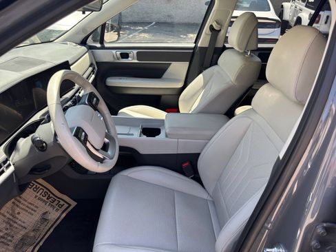 Used 2025 Hyundai Santa Fe SEL FWD image 24