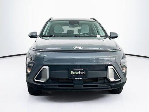 Used 2025 Hyundai Kona SEL image 2