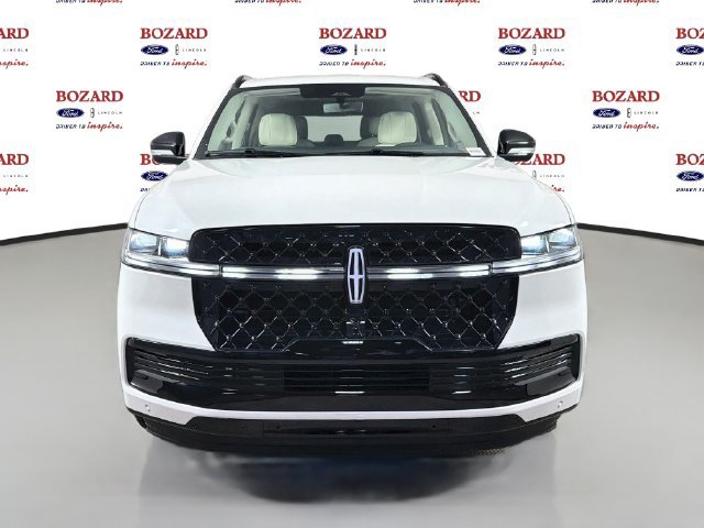 New 2027 Lincoln Navigator Reserve w/ Jet Appearance Package AWD/4WD image 2