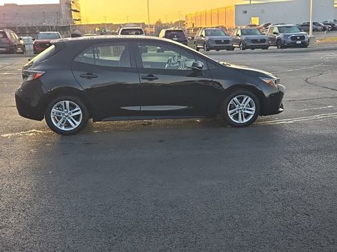 Used 2019 Toyota Corolla SE w/ SE Option Package FWD image 9