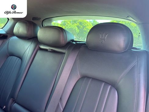 Used 2021 Maserati Levante AWD/4WD image 34