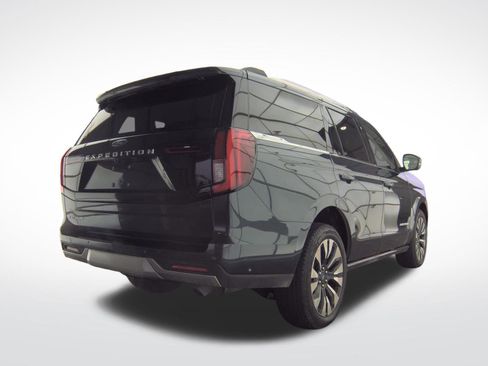 Used 2025 Ford Expedition Platinum w/ Driver's Package image 5