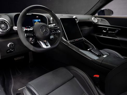 Used 2024 Mercedes-Benz AMG GT 63 image 2