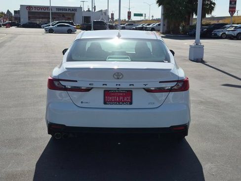 Used 2025 Toyota Camry SE FWD image 9