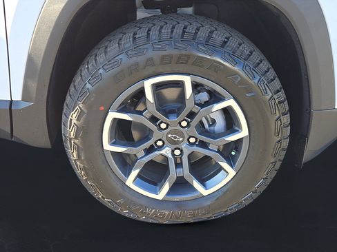 New 2026 Chevrolet Equinox ACTIV image 10