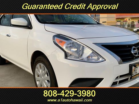 Used 2018 Nissan Versa SV FWD image 4