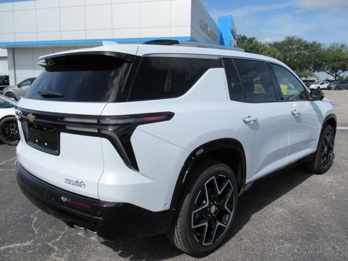 New 2026 Chevrolet Traverse High Country FWD image 5
