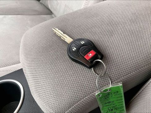 Used 2013 Nissan Rogue S image 21