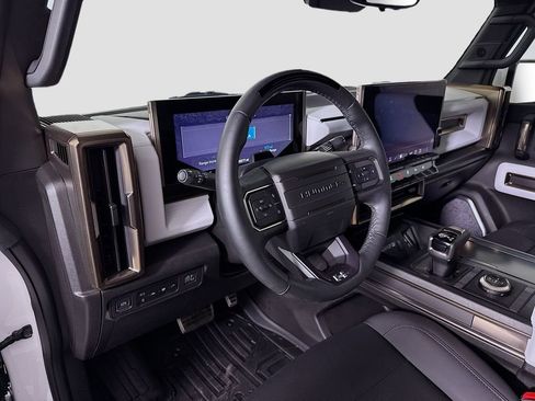 Used 2024 GMC Hummer EV 2X w/ Extreme Off-Road Package image 9