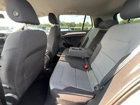 Used 2016 Volkswagen e-Golf SE FWD image 11