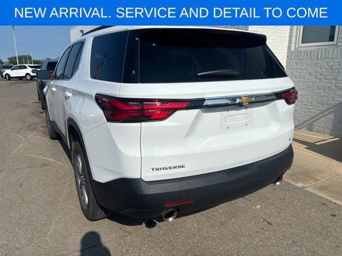 Used 2023 Chevrolet Traverse LT FWD image 8