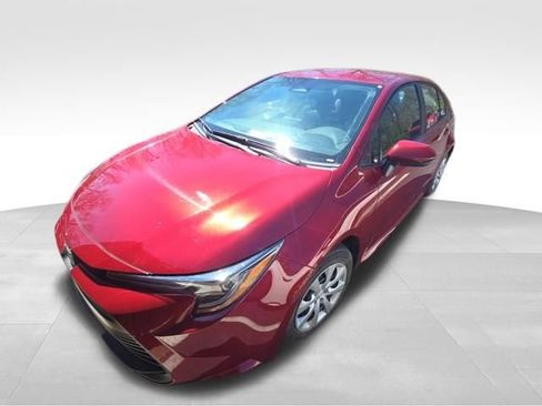 Used 2024 Toyota Corolla LE image 8
