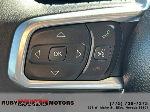 Used 2025 Jeep Wrangler Unlimited Sahara AWD/4WD image 14