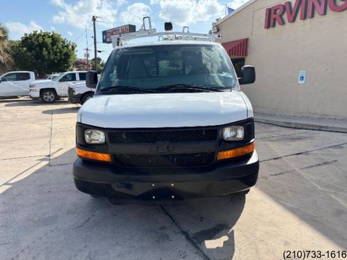 Used 2016 Chevrolet Express 2500 RWD image 2