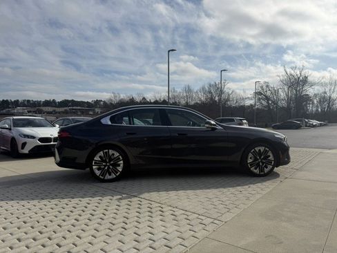 Certified 2025 BMW 530i w/ Premium Package image 7