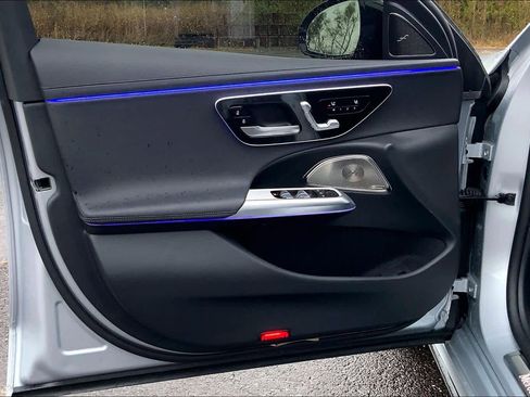 Used 2024 Mercedes-Benz E 350 4MATIC Sedan image 20