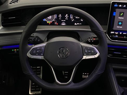 New 2026 Volkswagen Tiguan SE R-Line AWD/4WD image 14