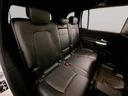 Used 2021 Mercedes-Benz GLB 250 4MATIC image 26