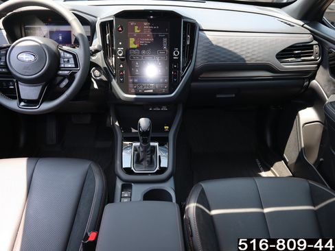 Used 2025 Subaru Forester Touring AWD/4WD image 11