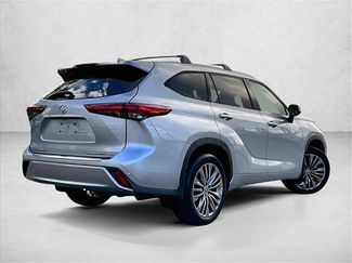 Used 2021 Toyota Highlander Platinum AWD/4WD video 2