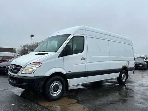 Used 2012 Mercedes-Benz Sprinter 2500 image 3