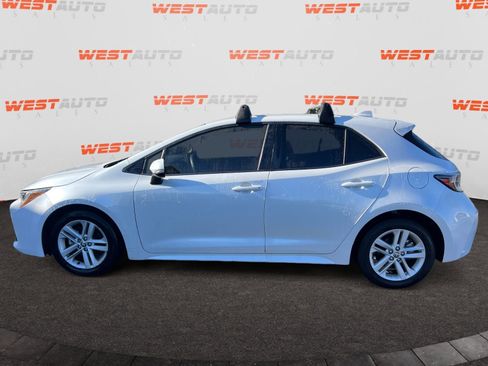 Used 2021 Toyota Corolla SE FWD image 2