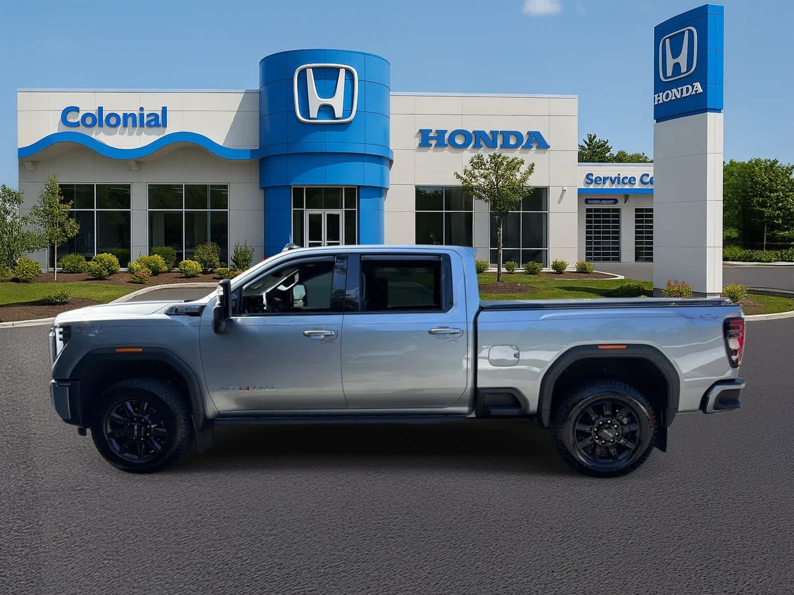 Used 2026 GMC Sierra 2500 AT4 w/ AT4 Premium Plus Package AWD/4WD image 3