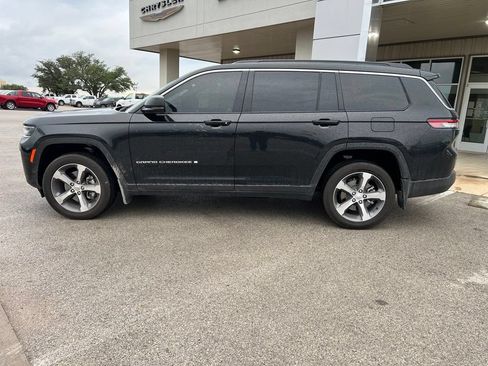 Used 2026 Jeep Grand Cherokee L Limited w/ MOPAR Finishing Package AWD/4WD image 2