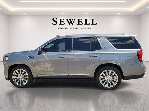 Used 2022 GMC Yukon Denali w/ Denali Premium Package AWD/4WD image 2